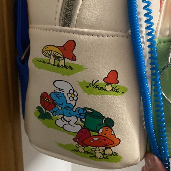 Loungefly Smurf🎒Bag+Papa Smurf♥️PEZ+Hefty keychain - Picture 4 of 8